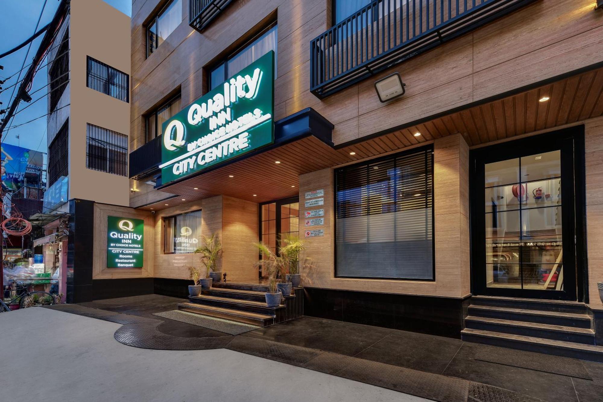 Quality Inn City Centre Варанаси Екстериор снимка